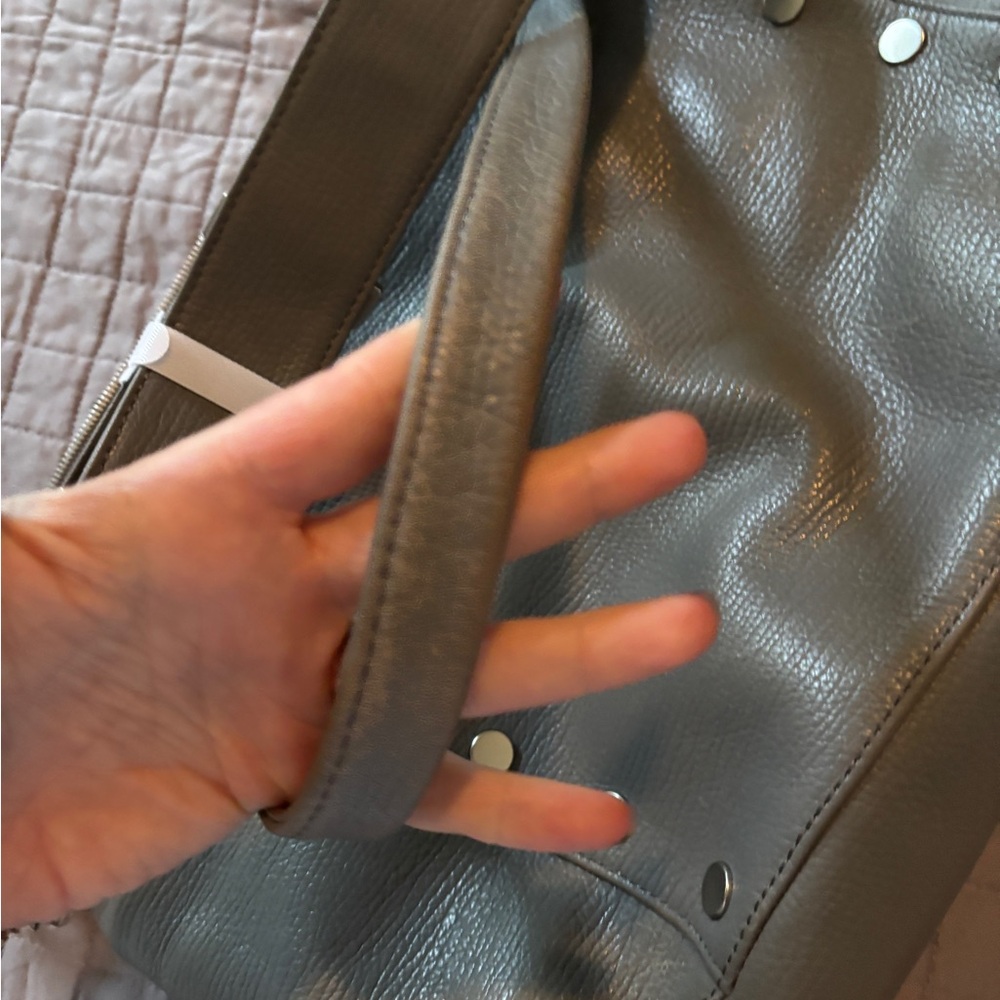 Hammitt Elegant Gray Leather classic Bag - Picture 7 of 16